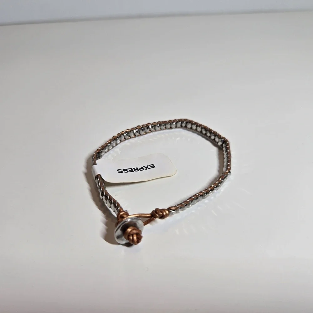 🌺 Express Metallic Beaded Wrap Bracelet NWT - Picture 5 of 8